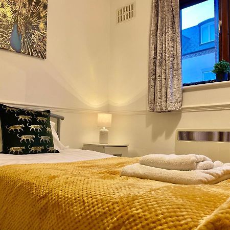 Easyrest Spalding - 4 Beds & Free Parking - Central & Modern Open Plan Apartment - Convenient Location Екстериор снимка