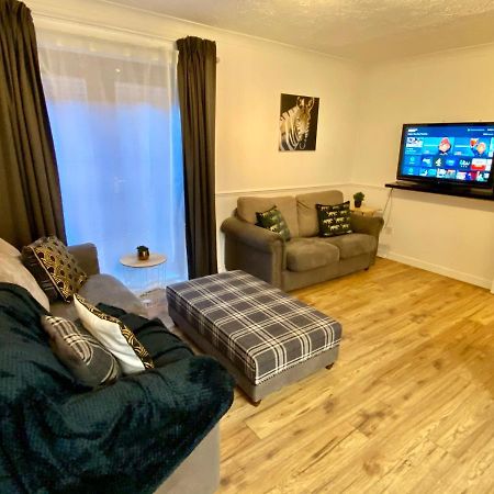 Easyrest Spalding - 4 Beds & Free Parking - Central & Modern Open Plan Apartment - Convenient Location Екстериор снимка