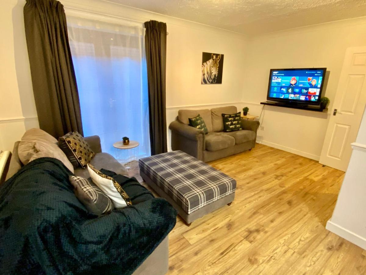 Easyrest Spalding - 4 Beds & Free Parking - Central & Modern Open Plan Apartment - Convenient Location Екстериор снимка