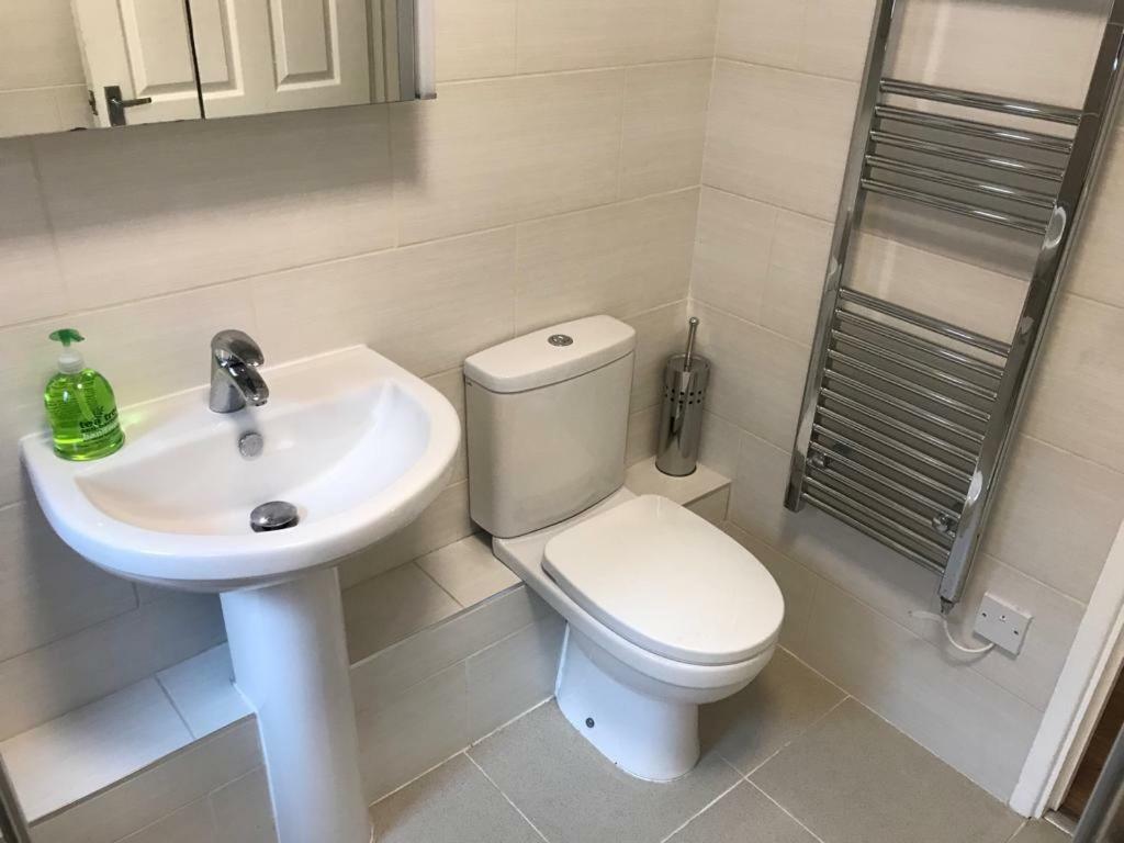 Easyrest Spalding - 4 Beds & Free Parking - Central & Modern Open Plan Apartment - Convenient Location Екстериор снимка